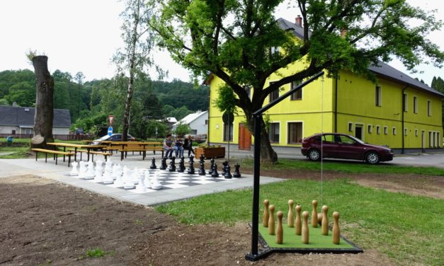 Veřejné prostranství u obecního úřadu